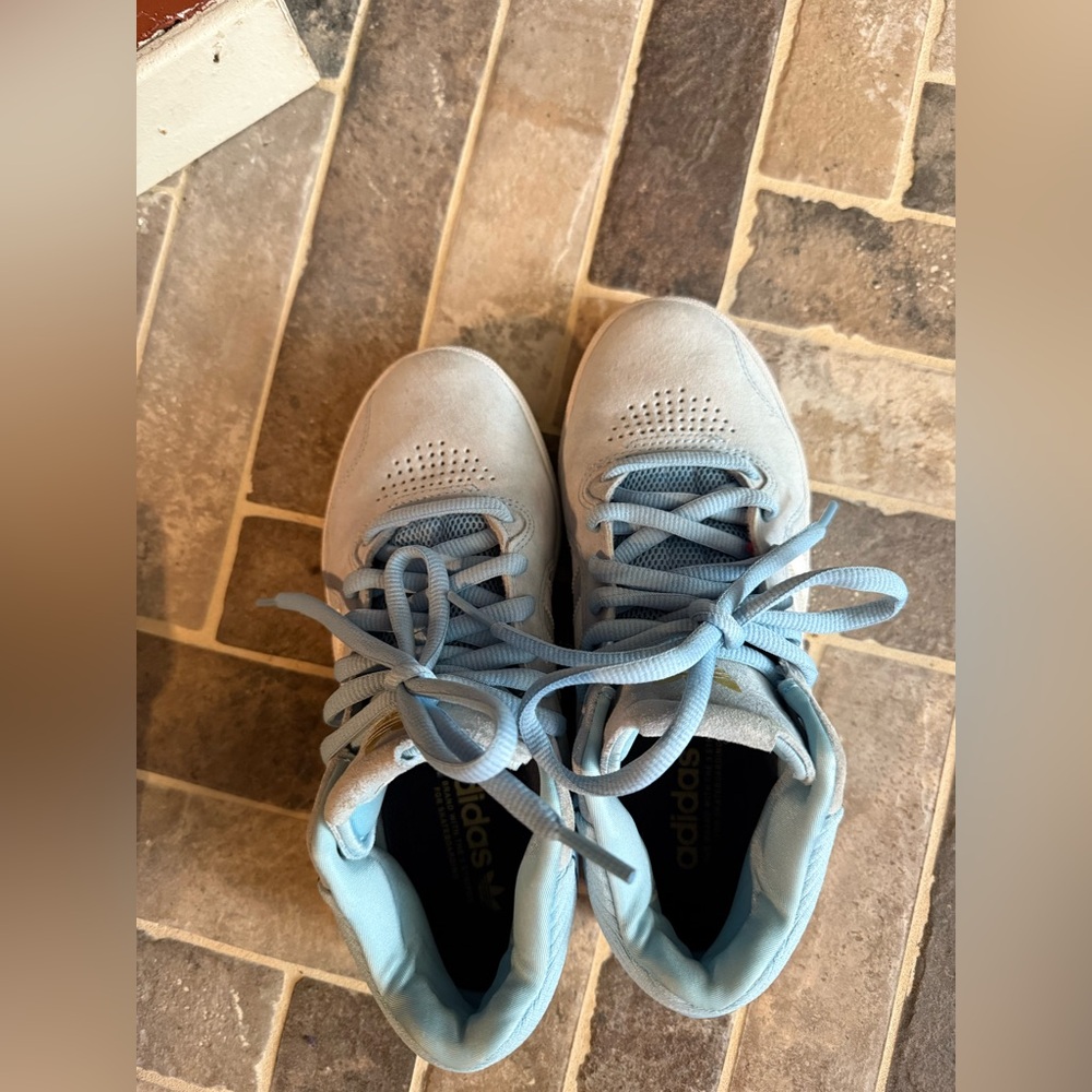 Adidas Light Blue and Cream Sneakers Tyshawn Jones - Picture 2 of 3